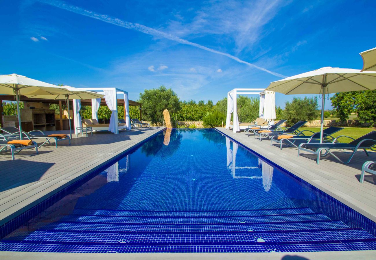 Luxus-Finca mit großem Pool und Aussicht. Mallorca