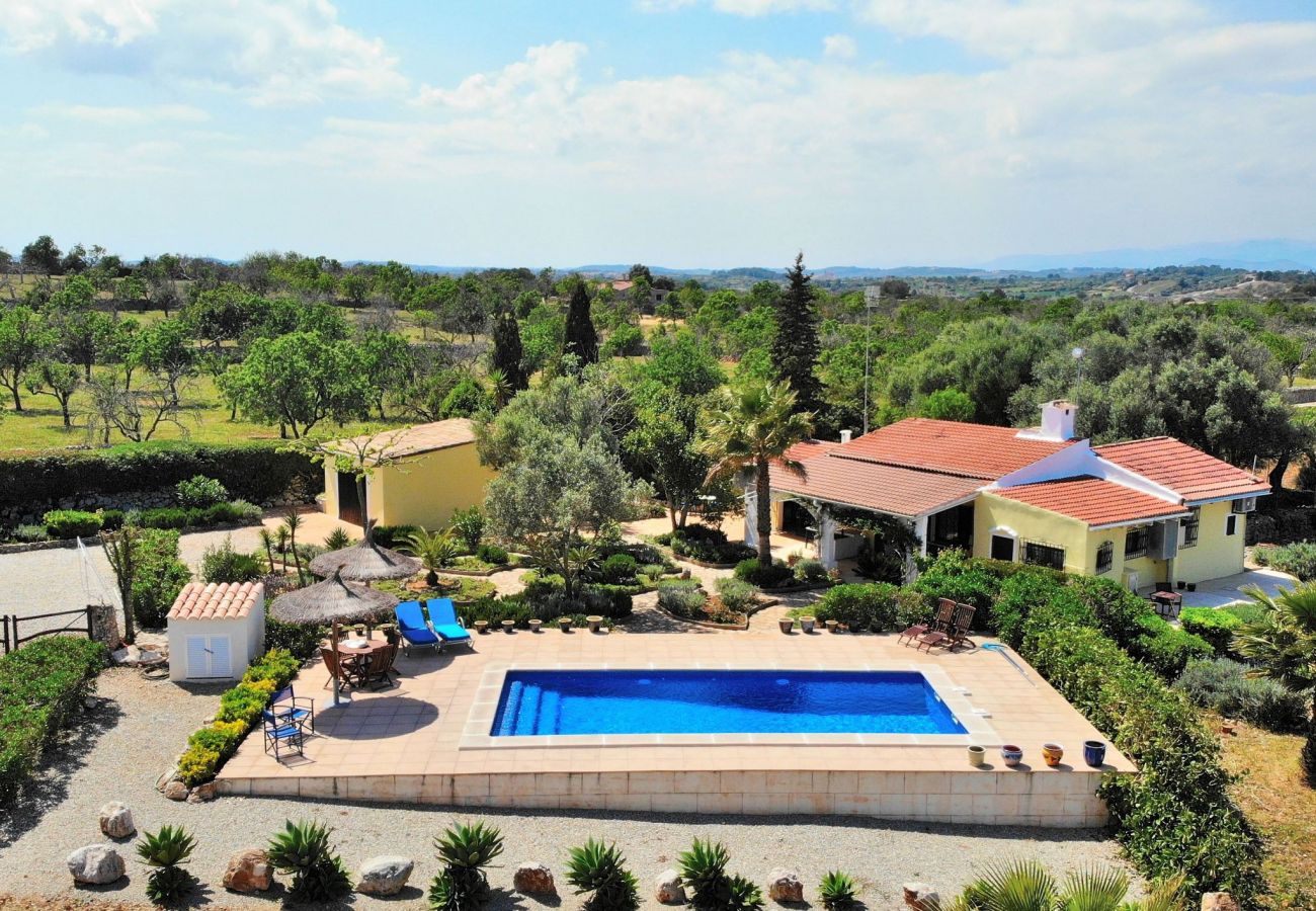 Geräumige Finca, Schwimmbad, Garten, Natur, Sonnenbaden