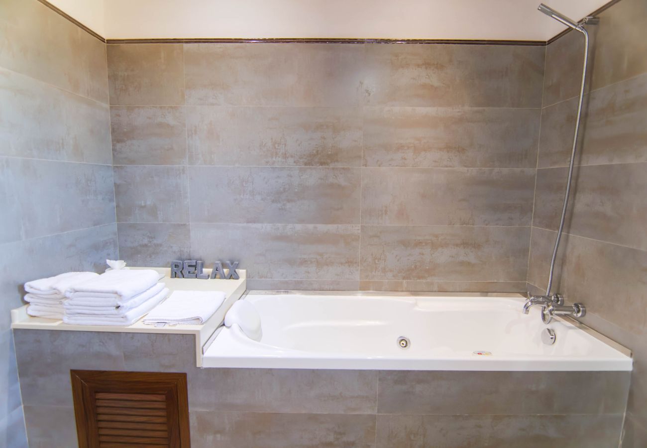 Finca in Sa Pobla - 140 Villa Son Ferragut VT/2073  by Mallorca Charm