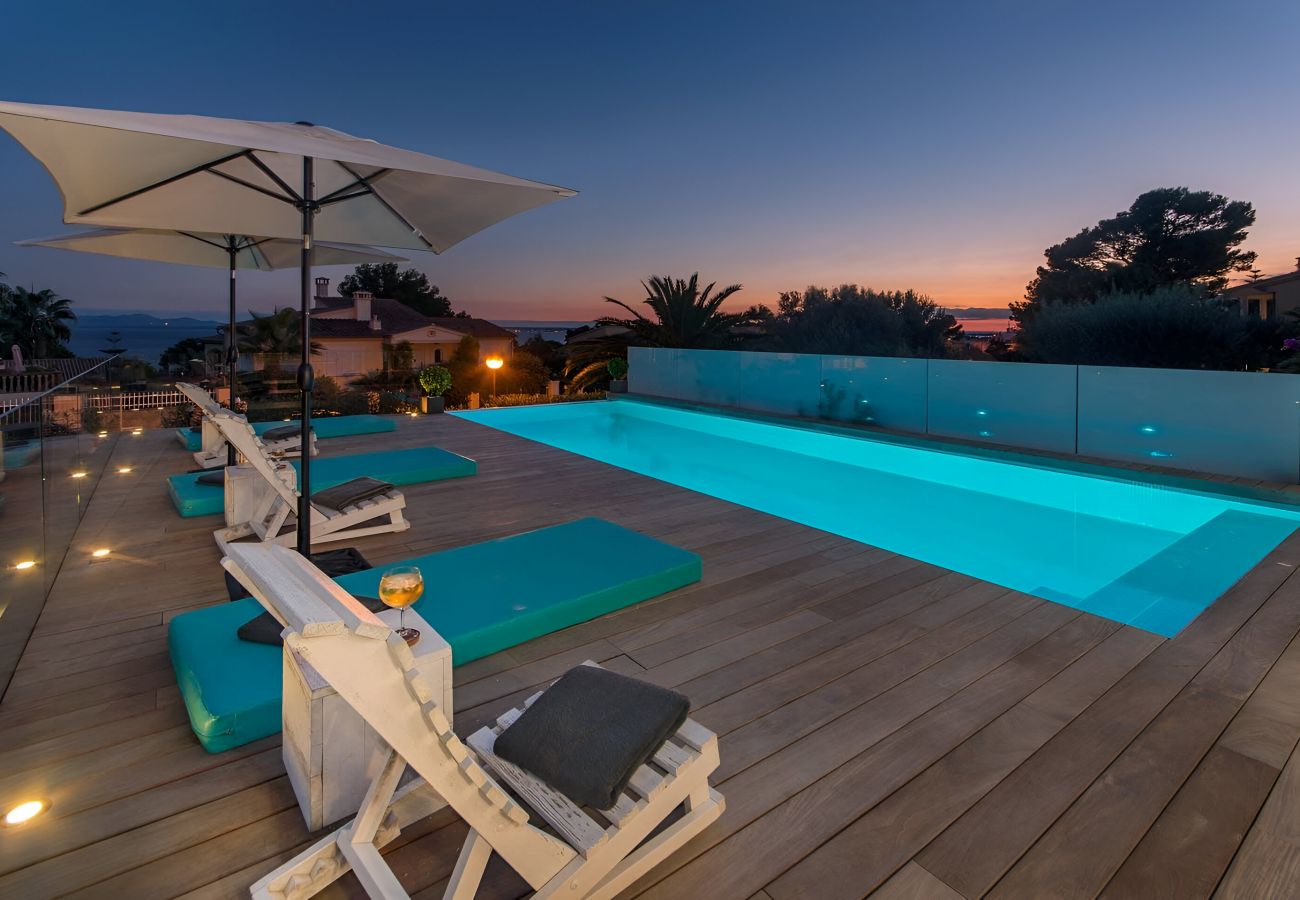 Luxuriöse Villa mit Pool und Meerblick. Mallorca