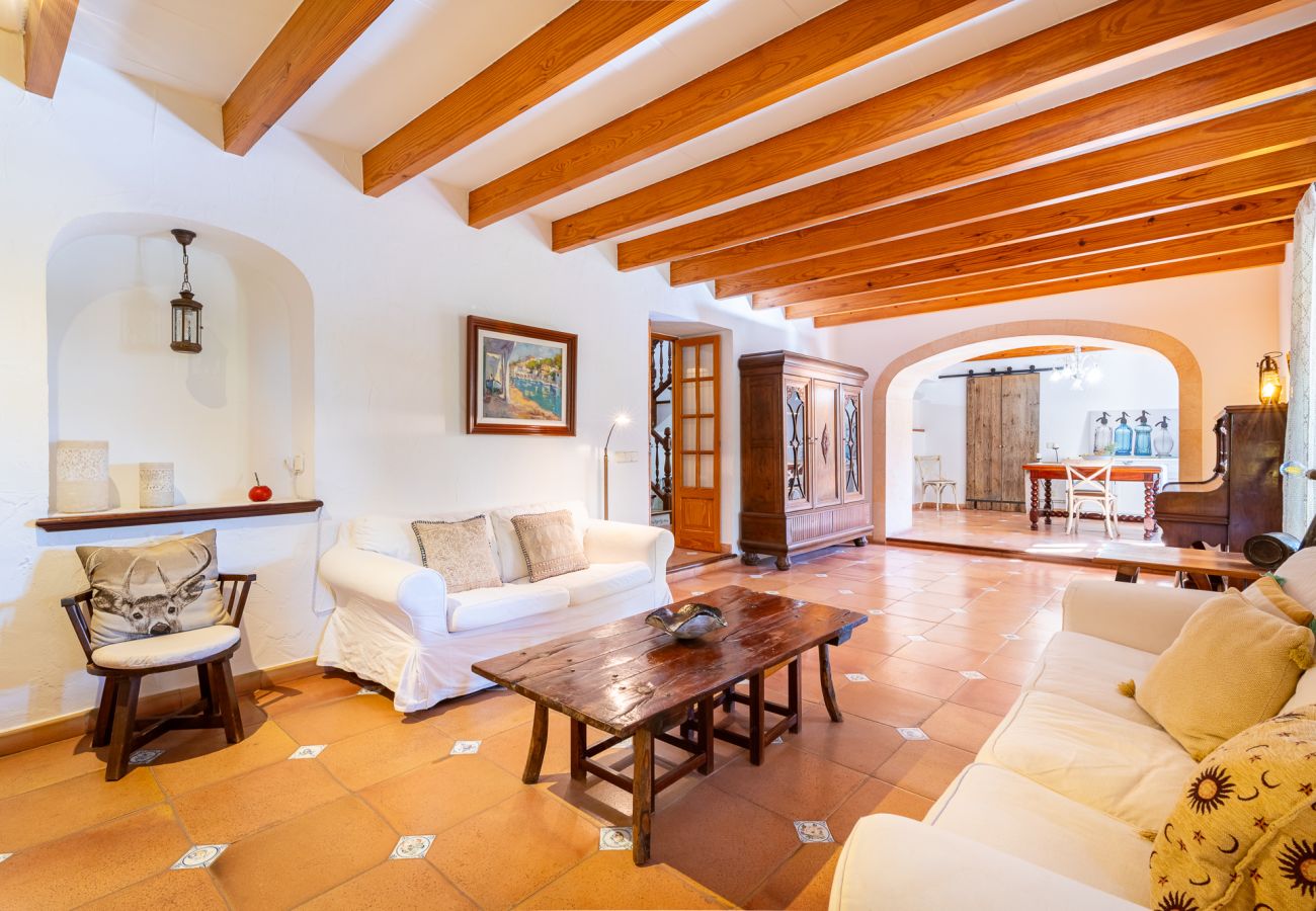 Finca in Cas Concos - Finca Can Quadrat by Mallorca House Rent