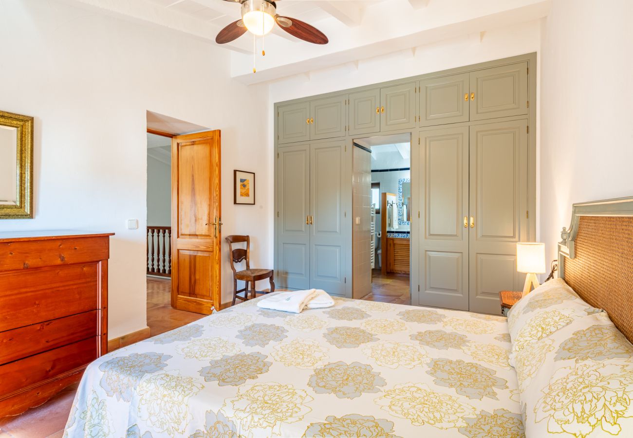 Finca in Cas Concos - Finca Can Quadrat by Mallorca House Rent