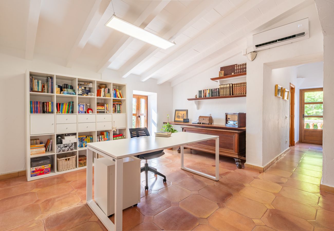 Finca in Cas Concos - Finca Can Quadrat by Mallorca House Rent