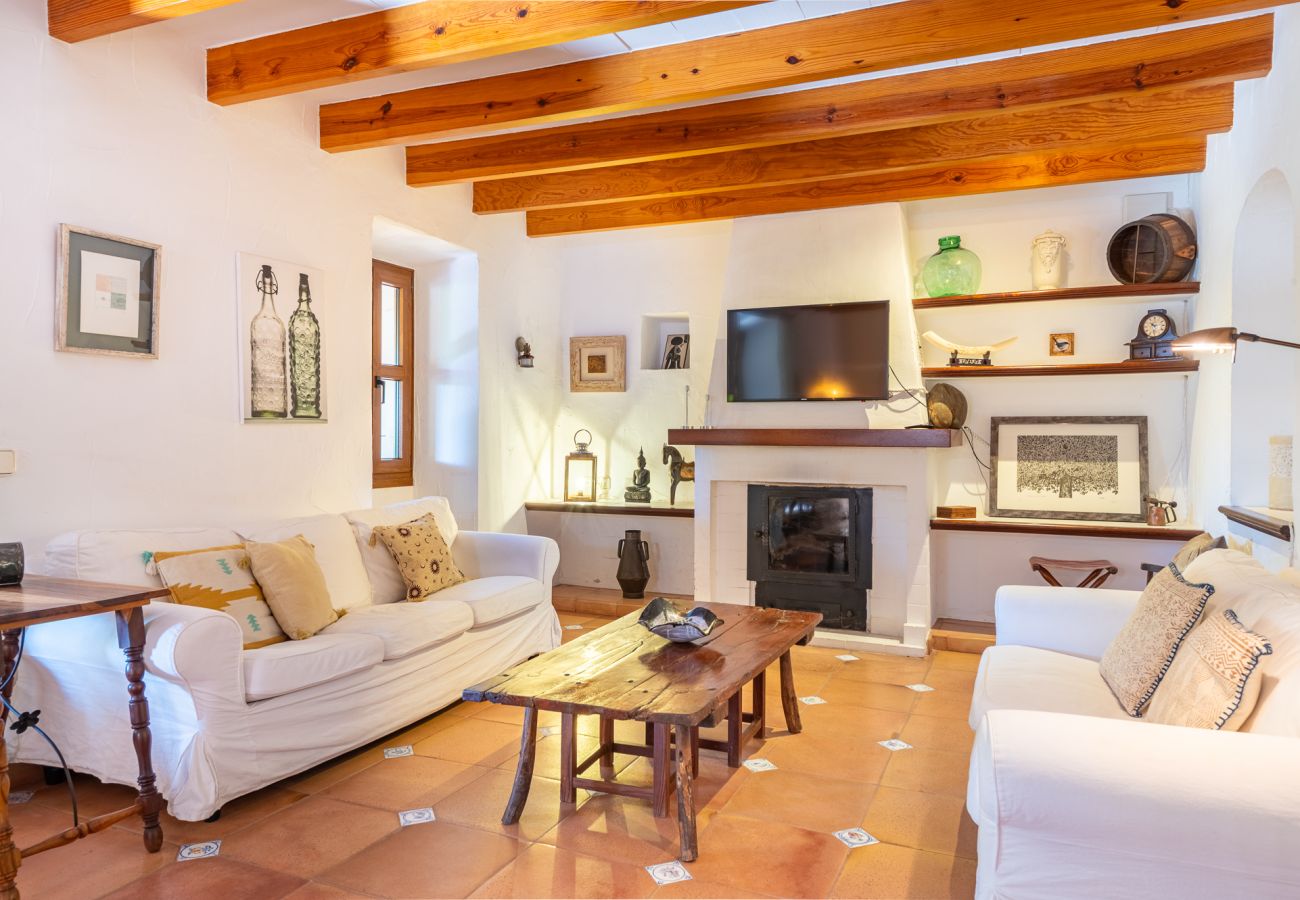 Finca in Cas Concos - Finca Can Quadrat by Mallorca House Rent