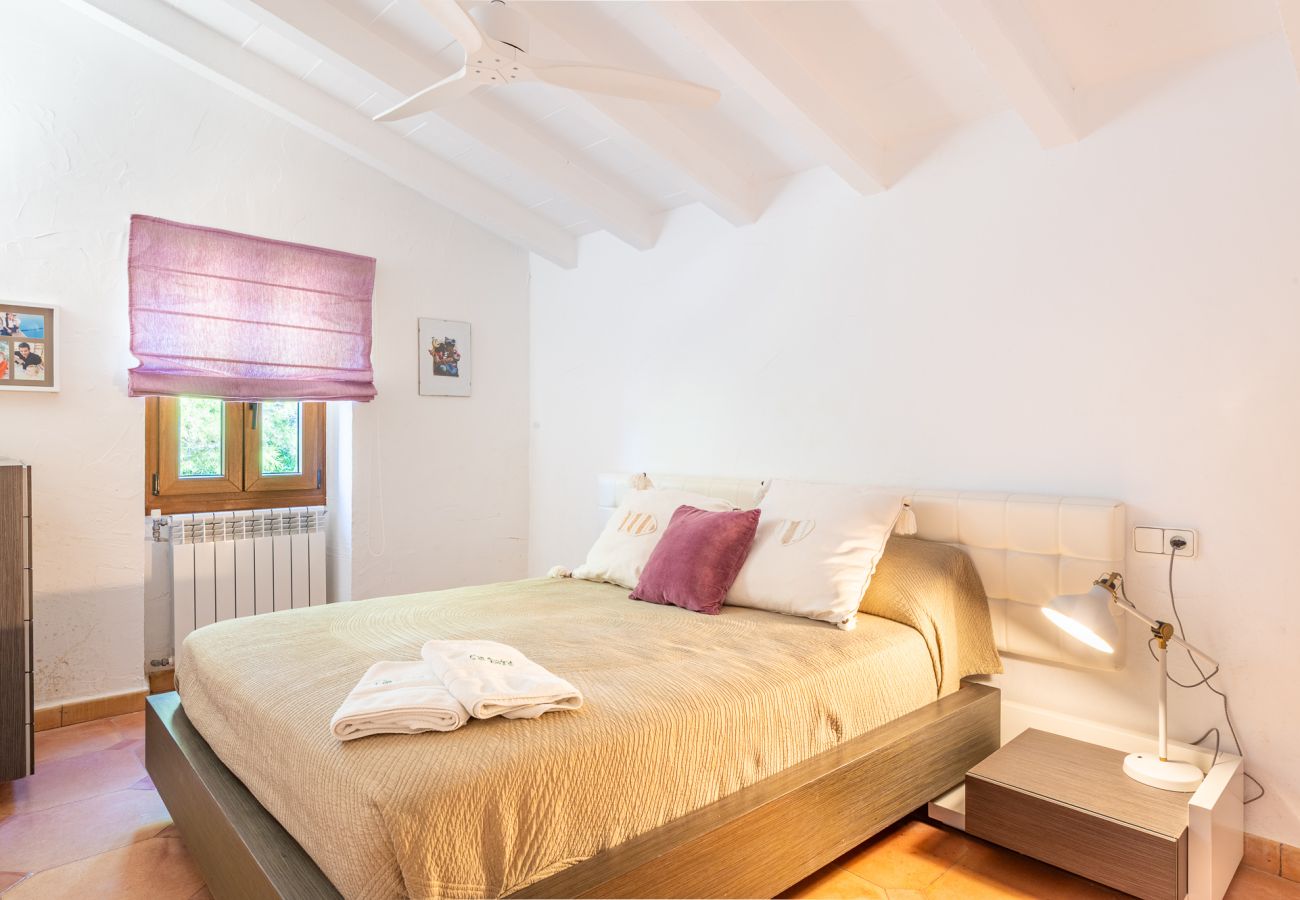 Finca in Cas Concos - Finca Can Quadrat by Mallorca House Rent