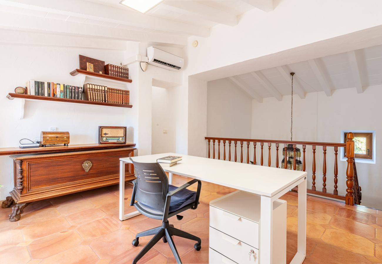 Finca in Cas Concos - Finca Can Quadrat by Mallorca House Rent