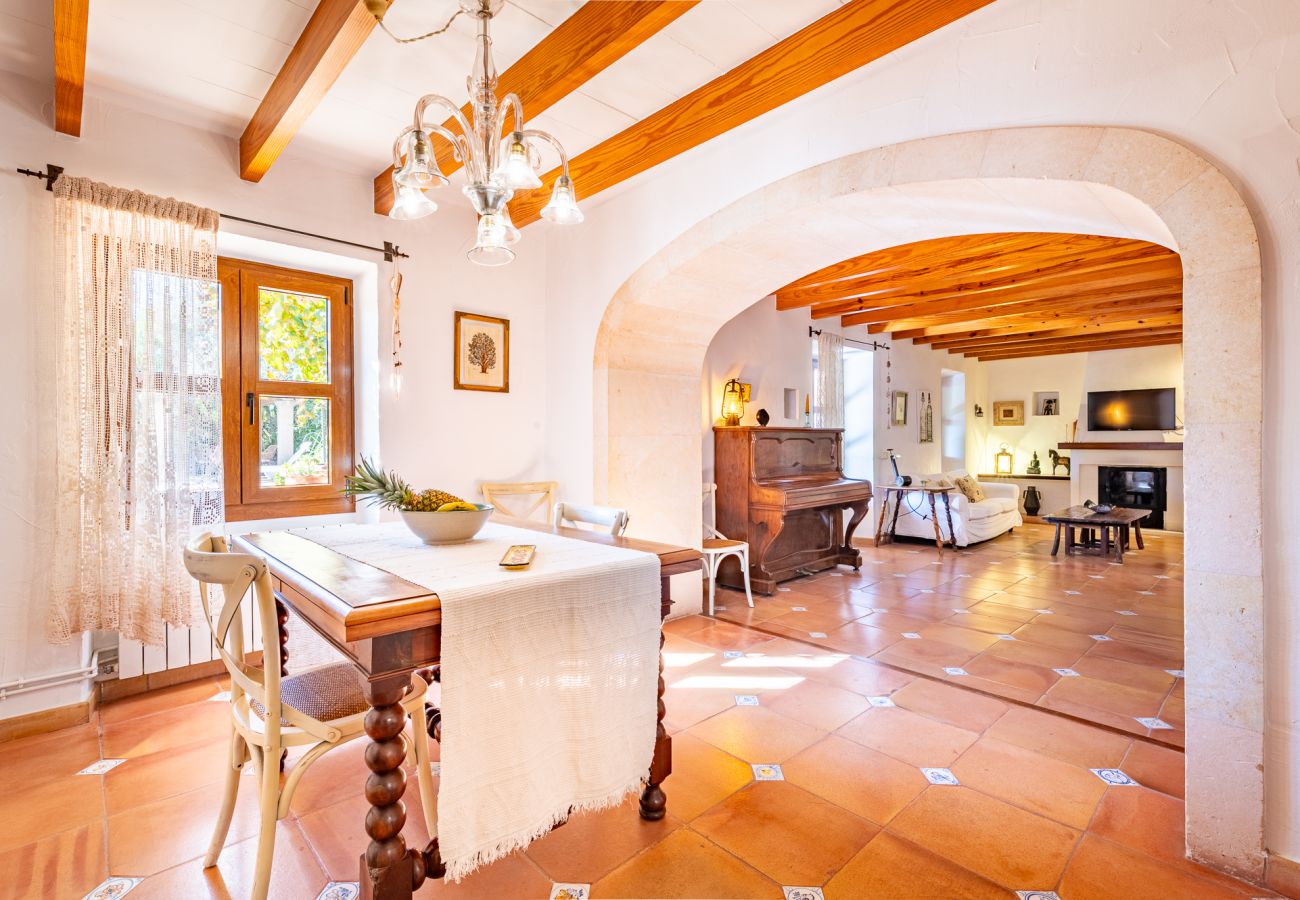 Finca in Cas Concos - Finca Can Quadrat by Mallorca House Rent