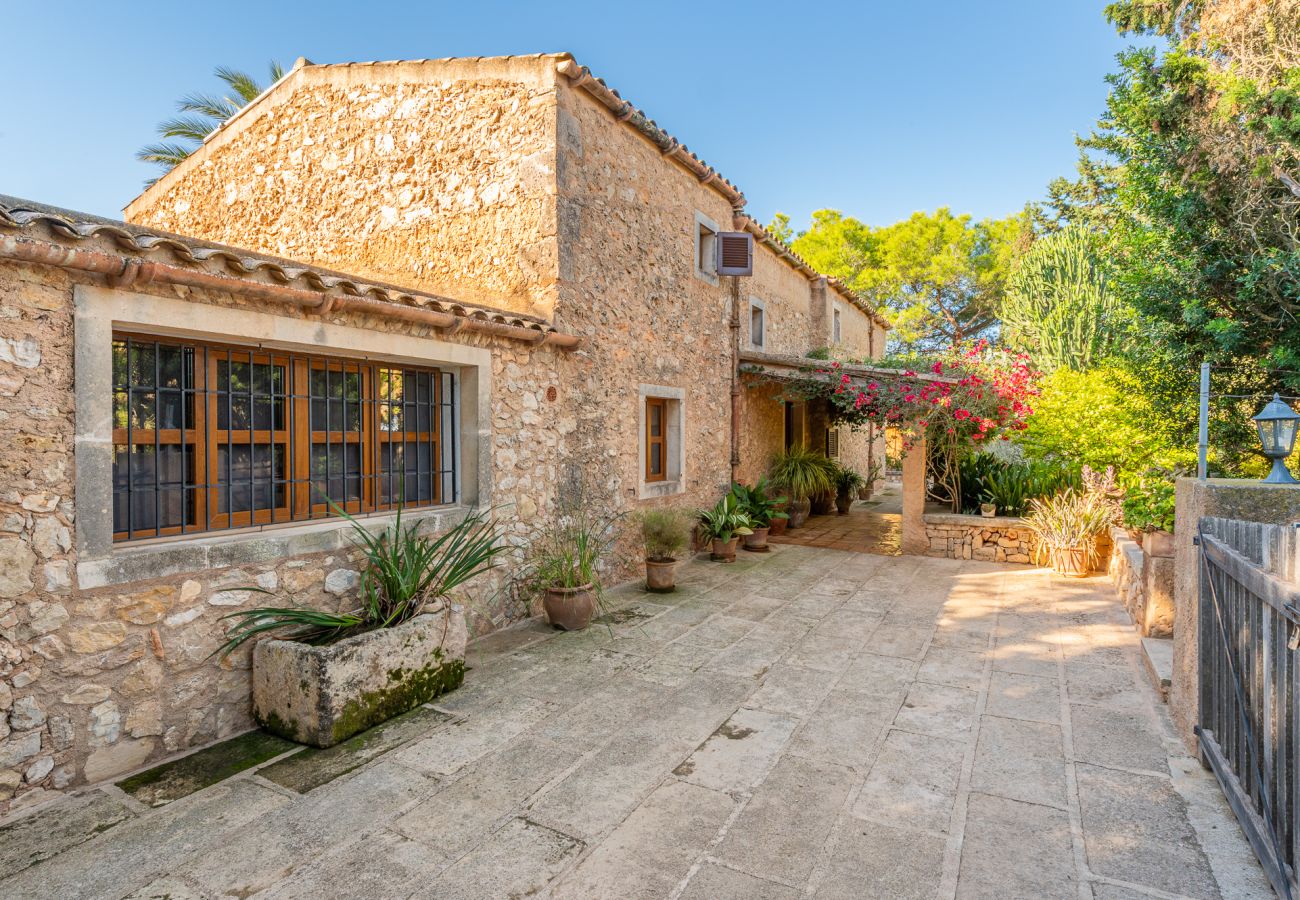 Finca in Cas Concos - Finca Can Quadrat by Mallorca House Rent